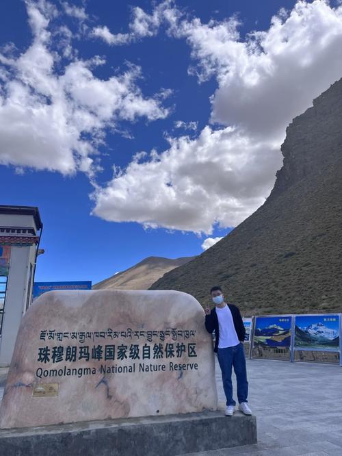 珠峰景区5车被砸1伤,珠峰塞车原因